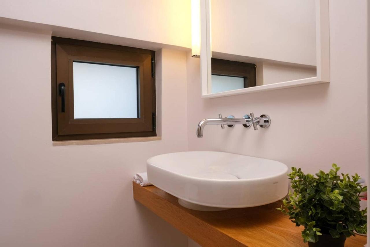Urban Luxury Homm Apt. In Deinokratous Str. Apartment Athens Exterior photo
